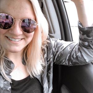 Meet your Posher, Deanna